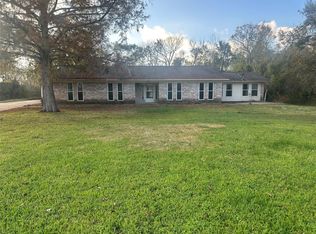 132 Otter Trl, Lake Jackson, TX 77566