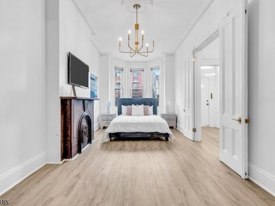 64 Oak St, Jersey City, NJ, 07304
