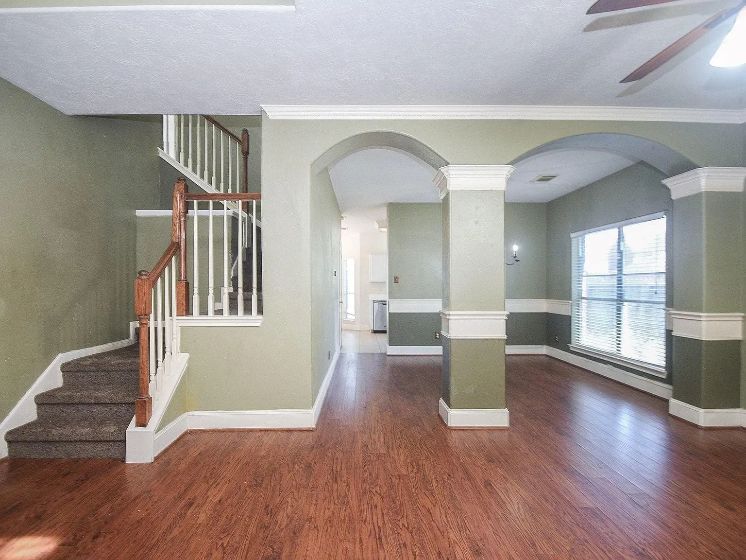 4 bed, 2.5 bath, 2562 sqft, $2,350 — Photo 2