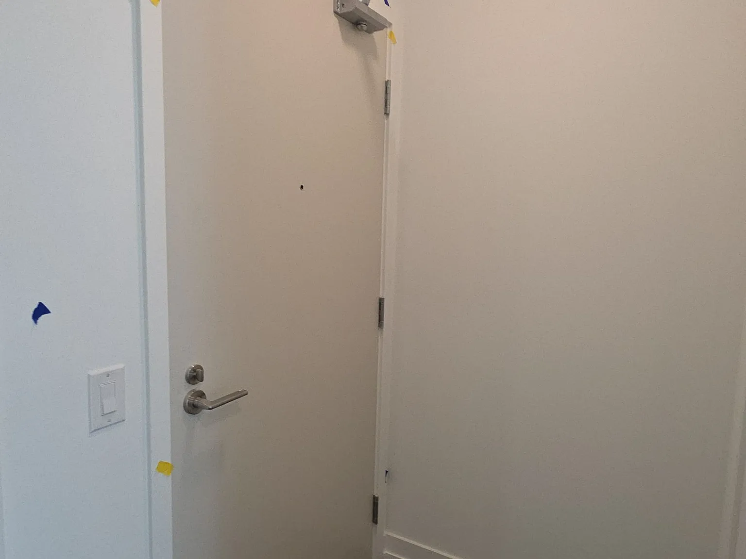 Notting Hill Condominiums — Photo 1