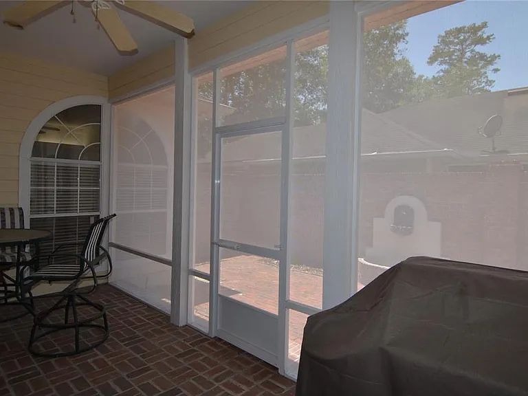 79 NW 48th Blvd — Photo 24