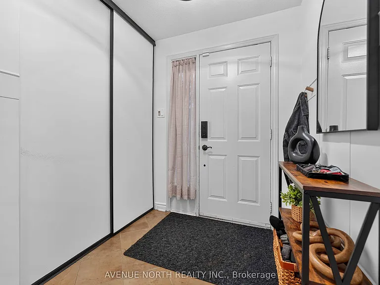 678 Thicket Way — Photo 2