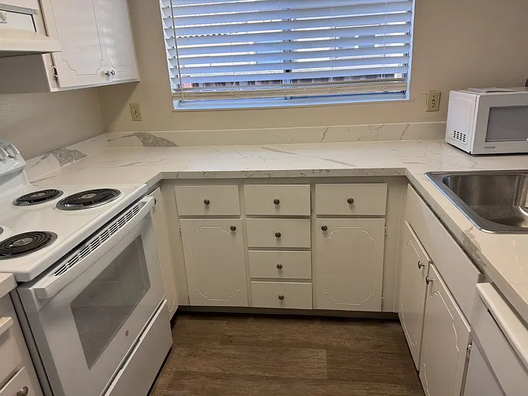 7009 Wineberry Way — Photo 5