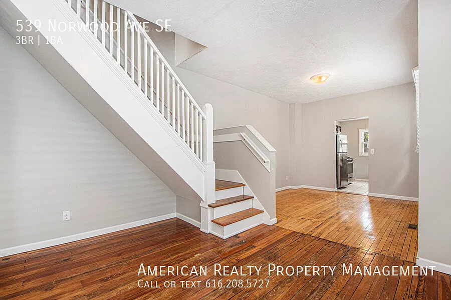 3 bed, 1050 sqft, $1,750 — Photo 2