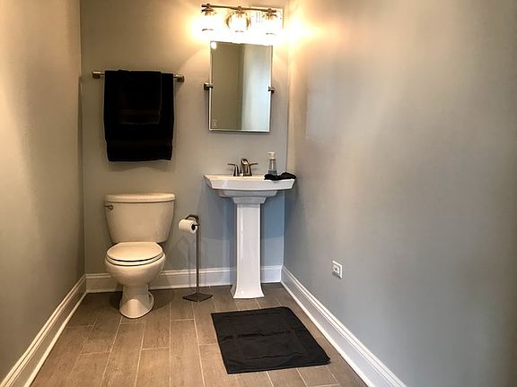5th image of 1221 N Dearborn Pkwy #1410S