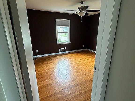 4th image of 21 Alberta Ln