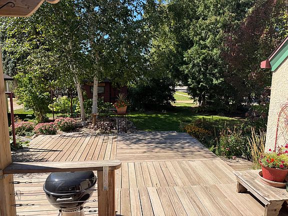 4th image of 802 6th St SW