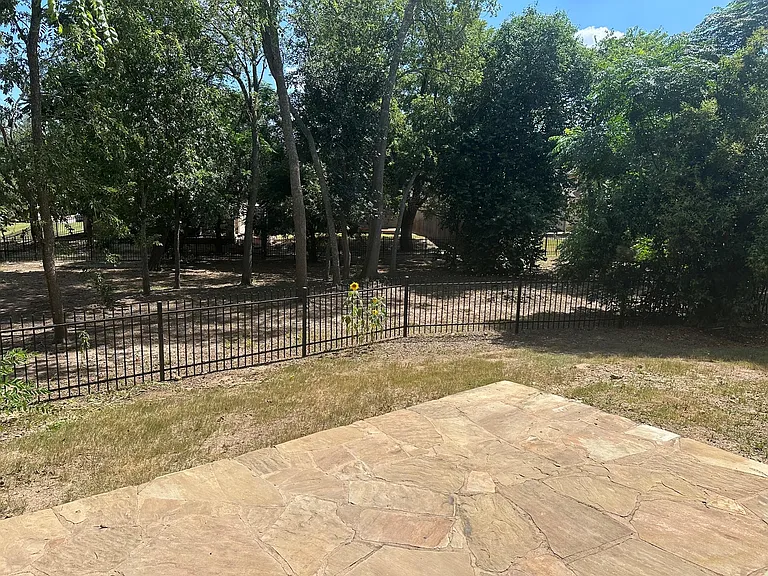 7233 Menchaca Rd #17 — Photo 38