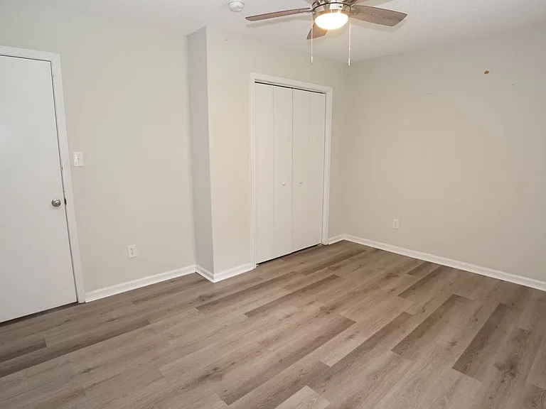 116 Howell Dr — Photo 26