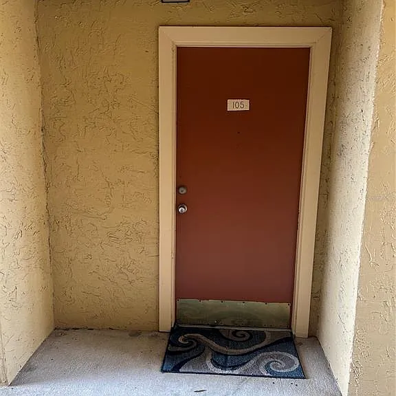 636 Kenwick Cir #105 — Photo 2