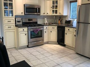 226 Oakwood Rd, Huntington Station, NY 11746
