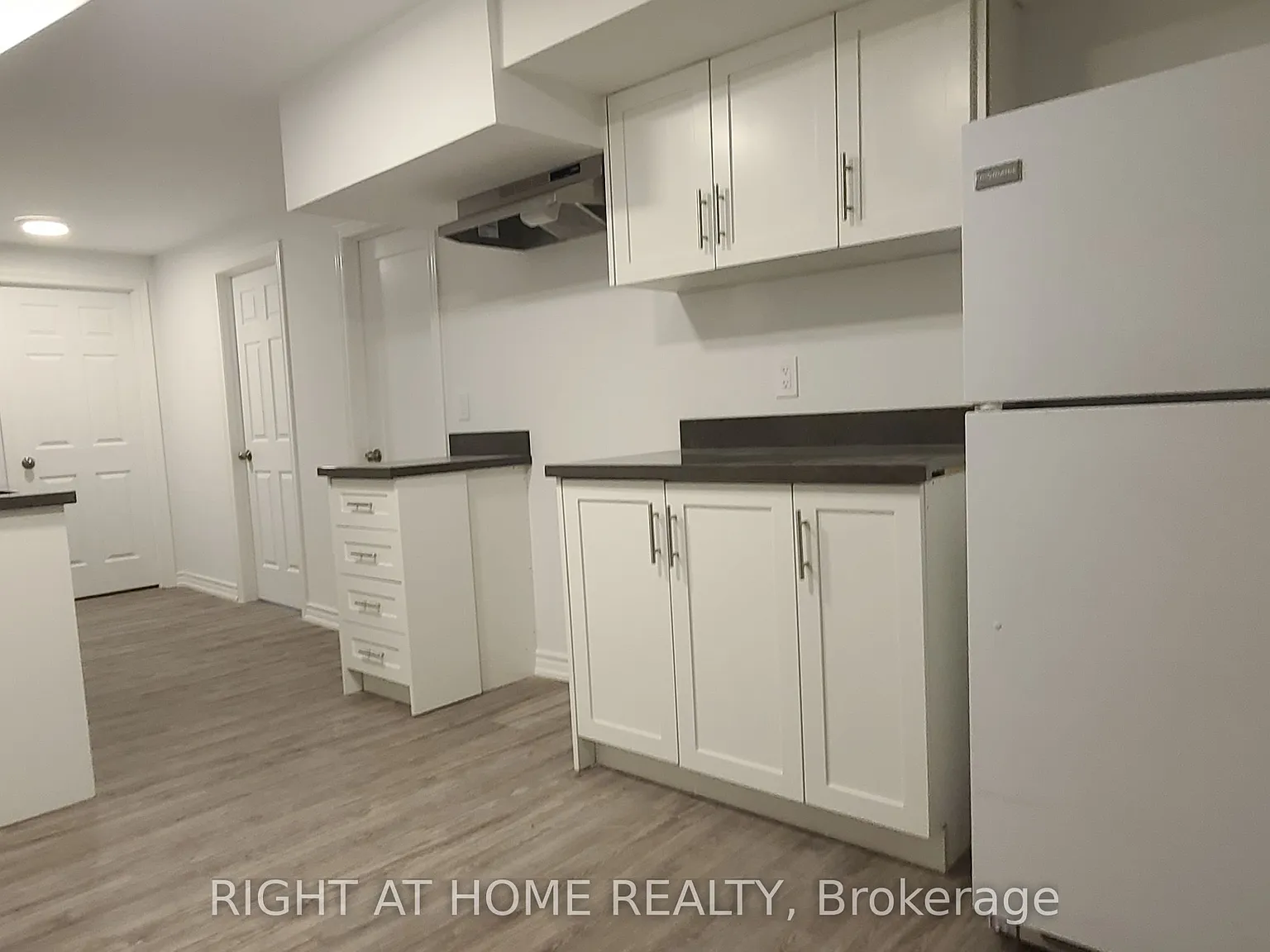 3 bed, $2,000 — Photo 2