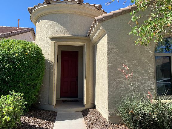 3rd image of 110 W Hackberry Dr
