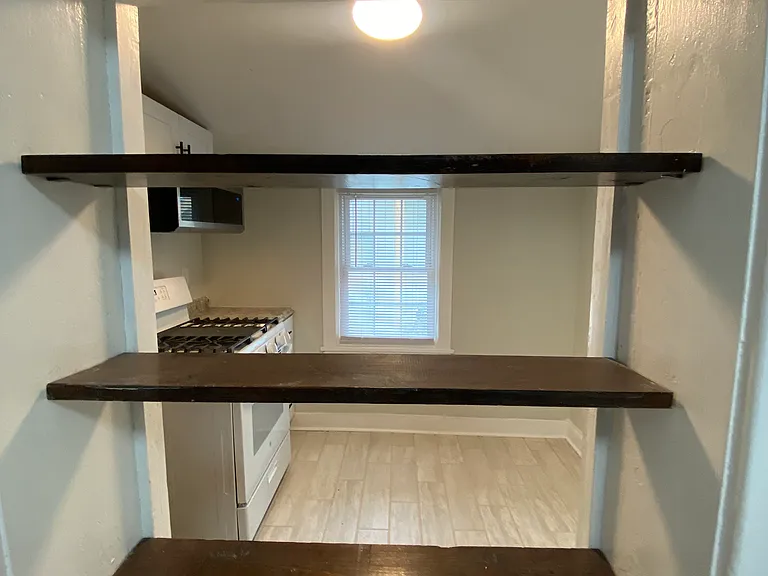 50 N Railroad St #7 — Photo 17