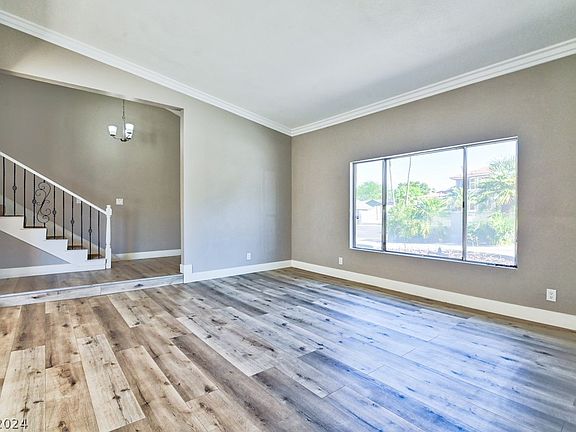 4th image of 3012 W Oakey Blvd