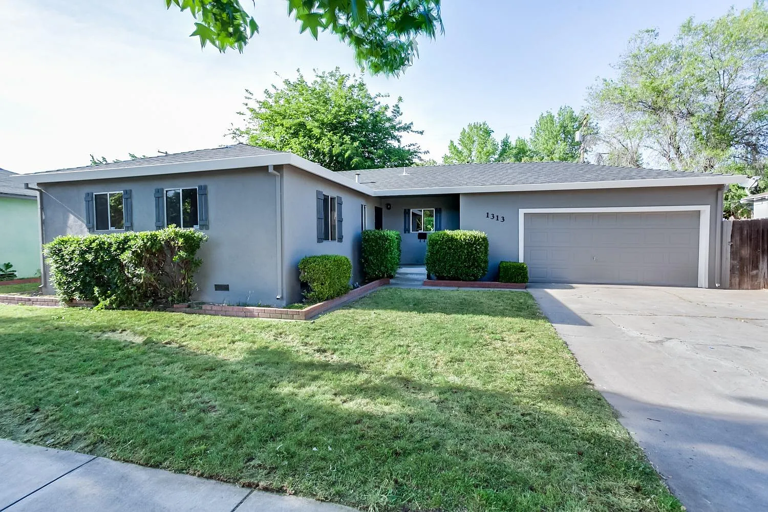 1313 Bowen Ave photo 1