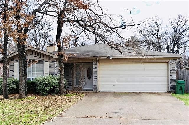 1st image of 1121 Hidden Creek Dr