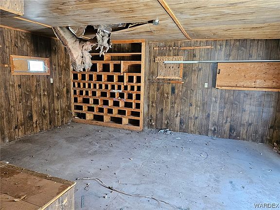 4th image of 2127 E Cabot Dr