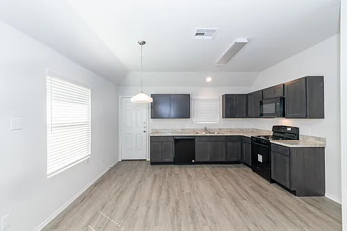 8639 Middleton Oaks Cir Photo 1