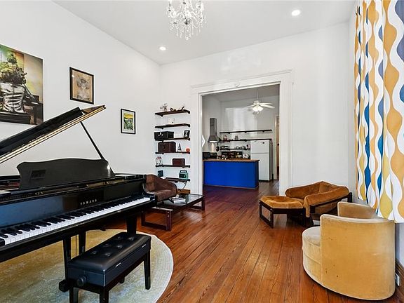5th image of 1121 Piety St