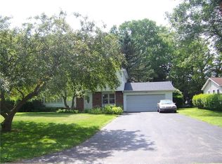15 Saddle Back Trl, Rochester, NY 14624