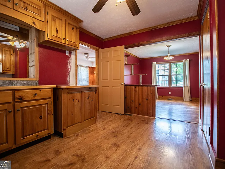 126 N Johnson St — Photo 28