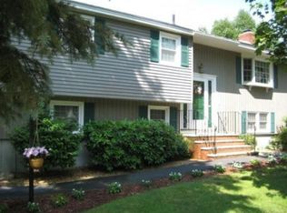 21 Woodbury St, Salem, NH 03079
