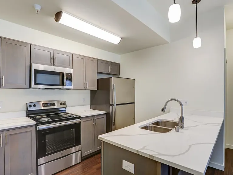 The Lavonne Apartments — Photo 6