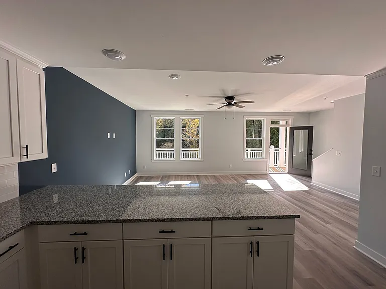 1426 Navaho Trl — Photo 6