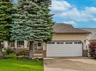 14319 E Evergreen St SW, Calgary, AB T2Y 3B1