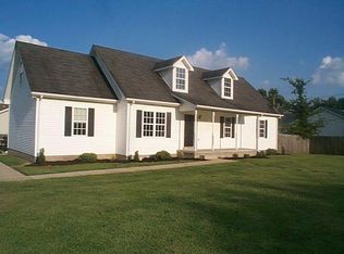 2083 Horncastle Dr, Murfreesboro, TN 37130