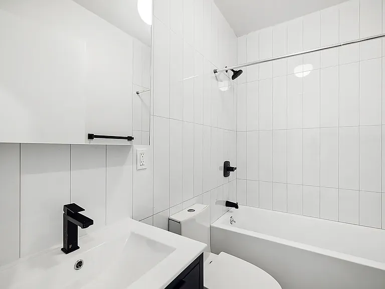 235 Monroe St #4 — Photo 5
