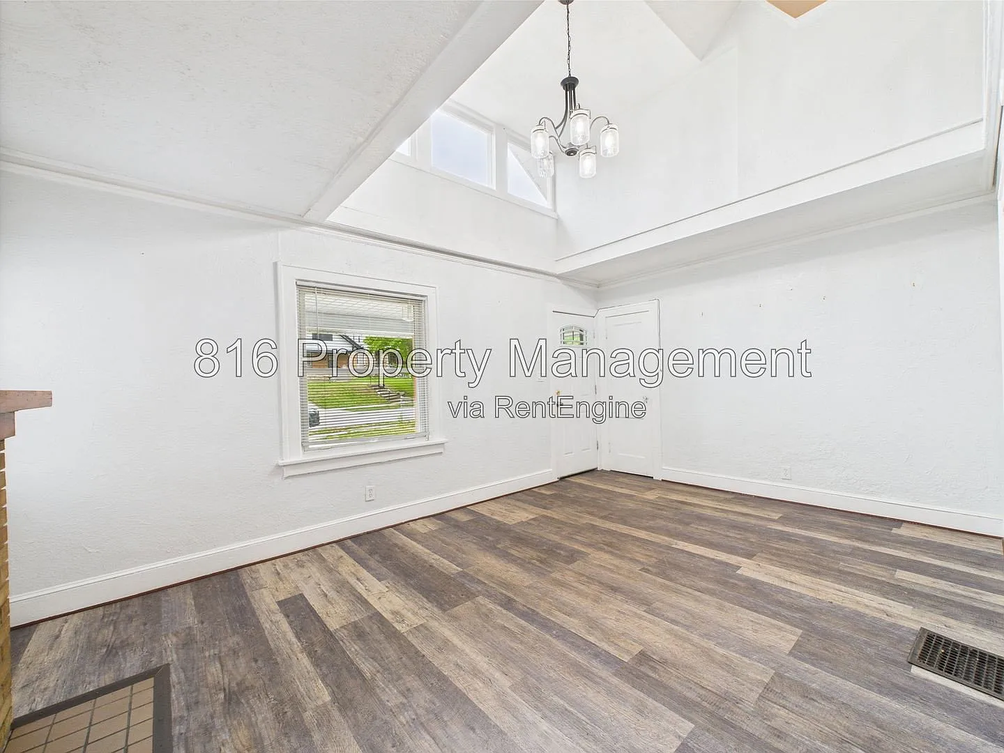 3 bed, 1.0 bath, 1156 sqft, $1,300 — Photo 4