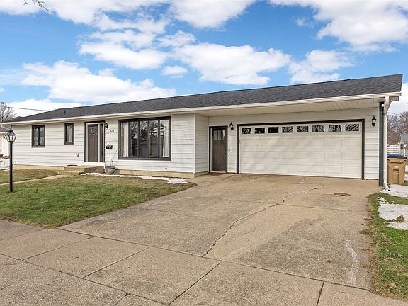 3rd image of 828 E Butler St