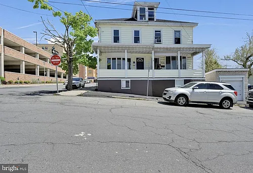 8 N Wolfe St Photo 1 8 N Wolfe St Photo 1