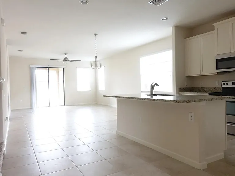 1014 Musgrass Cir — Photo 3