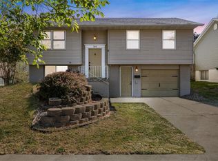 145 Broadmore Rd NW, Cedar Rapids, IA 52405