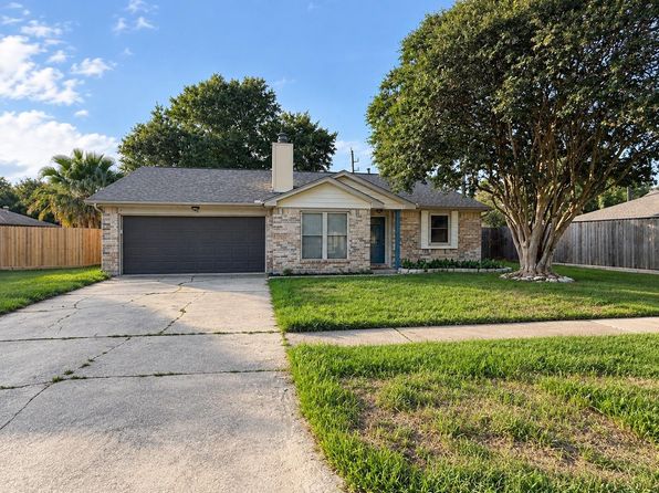 21311 Greenham Dr