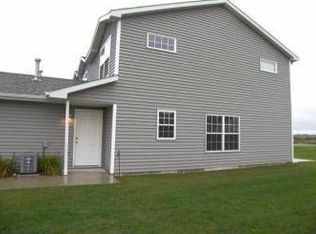 630 Pointe Ct SW, Rochester, MN 55902