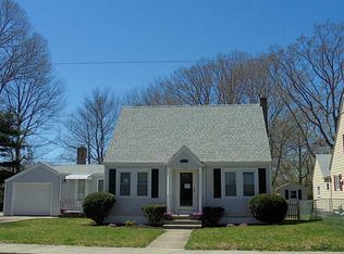 53 Pawtuxet Ter, West Warwick, RI 02893