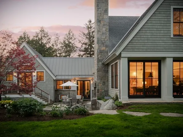 11 Robbins Rd, Lexington, MA 02421