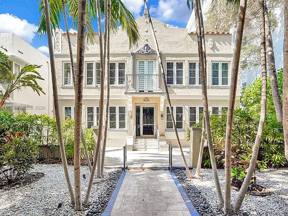 2nd image of 1018 Meridian Ave APT 1