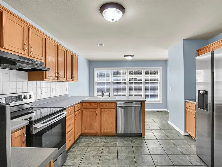 709 Indigo Dr — Photo 9