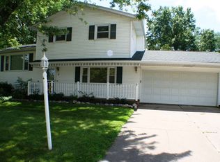 9 Park Ave, Park View, IA 52748