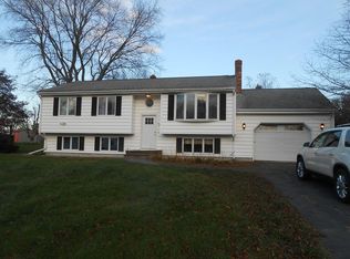 30 Quequechan Rd, Taunton, MA 02780