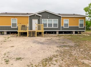 3213 Windmill Rd, Uvalde, TX 78801