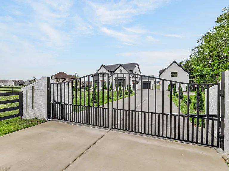 360 Rucker Rd — Photo 77