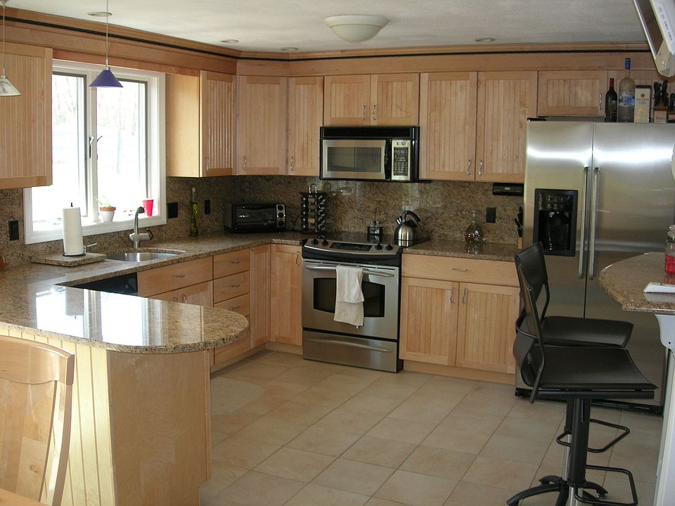 2nd image of 20 Renee Dr