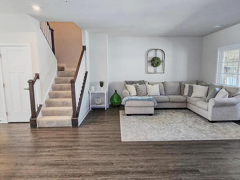 5426 Greenpoint Ln — Photo 22