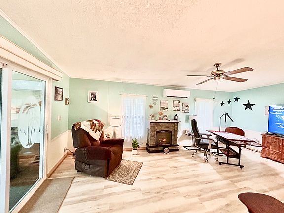 4th image of 1 Hershey Ln
